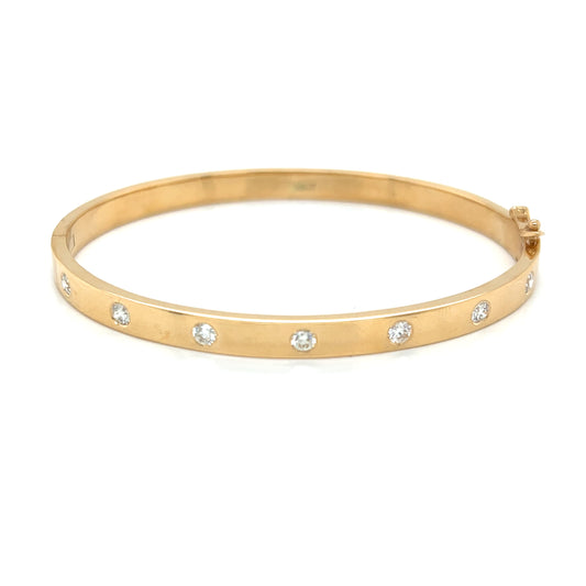 18K YG Diamond Oval Hinged Bangle 5mm Wide. 62x50mm internal diameter. 7D = 0.70ct H/SI