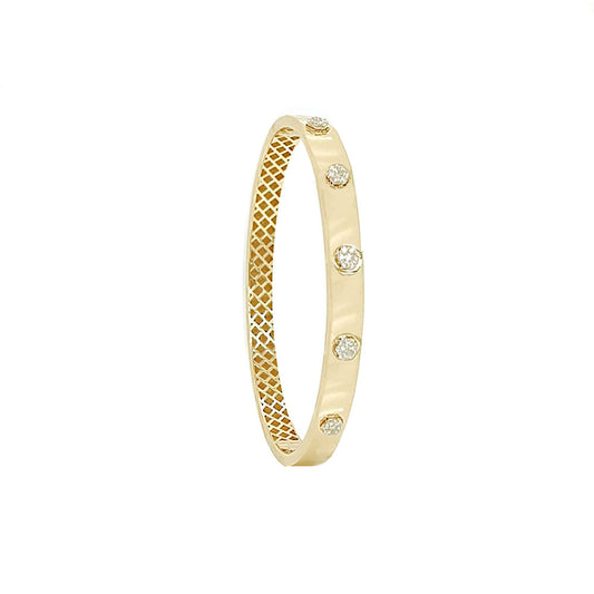 0.26ct Diamond Hinged Oval Bangle (57x49mm)
