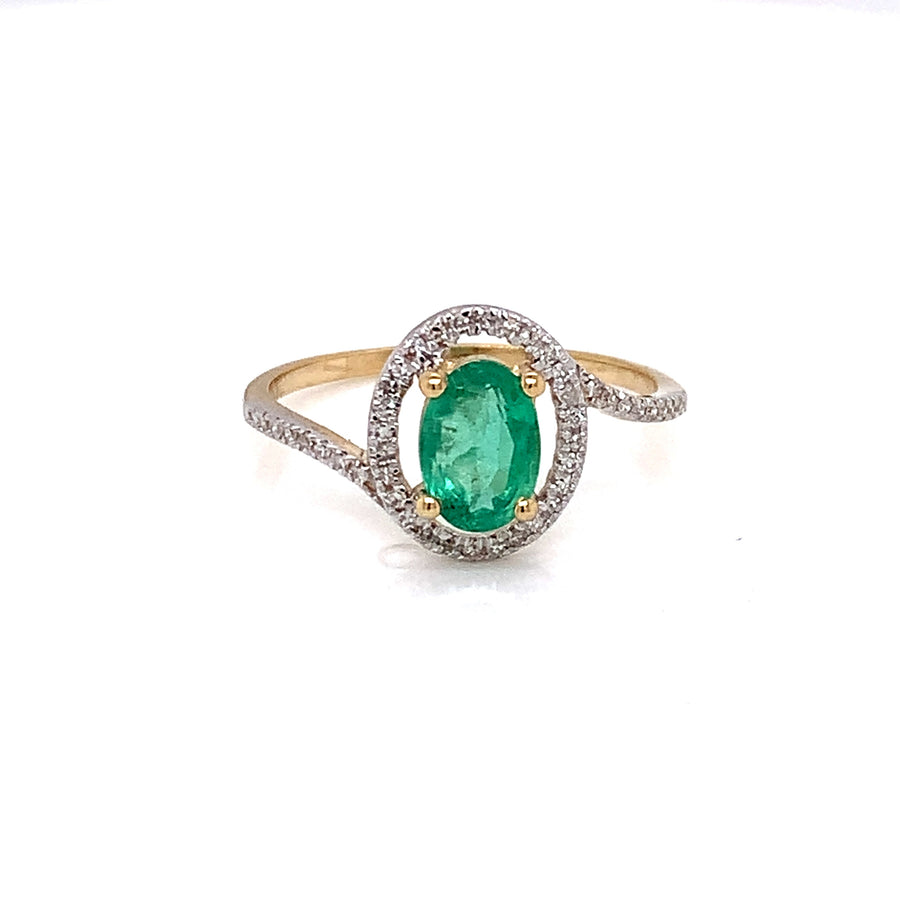9k YG 7x5mm Oval Natural Emerald and Diamond Ring Size M   1Em=0.80   44D=0.12ct