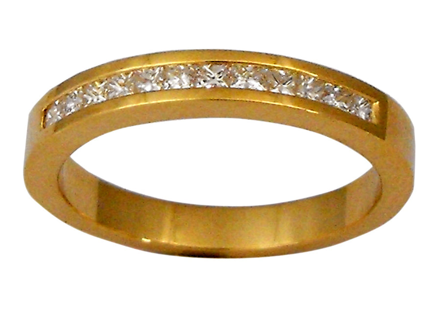 18k YG Band set with 12 Princess Cut Diamond = 0.40ct.  Size M