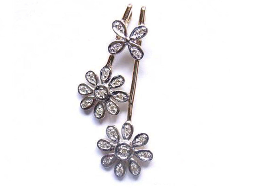 9k YG Diamond Flower Pendant 22D=0.15ct Claw Set . Meas. 31mm x 17mm