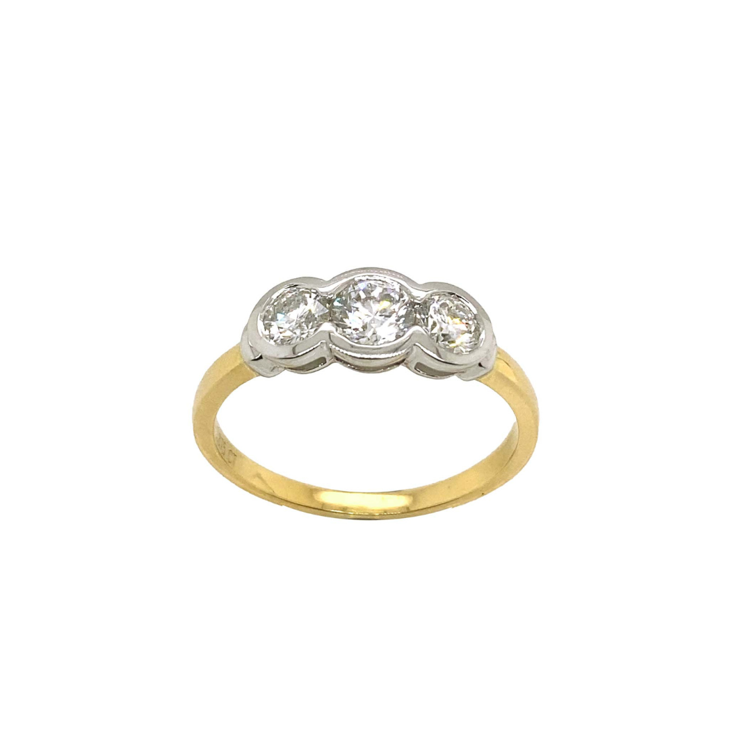 18k 2T Trilogy Diamond Ring 1D=0.40ct & 2D=0.48ct