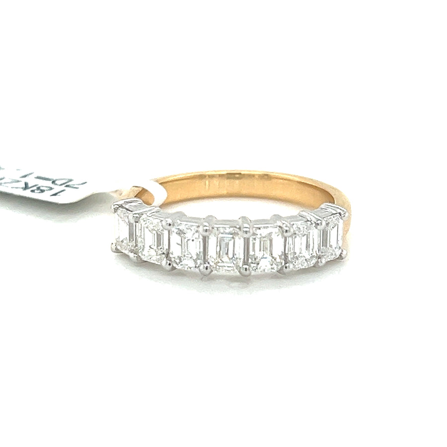 18k 2T Emerald Cut Diamond Ring. 7 Emerald Cut Diamonds TDW = 1.4ct. Size N
