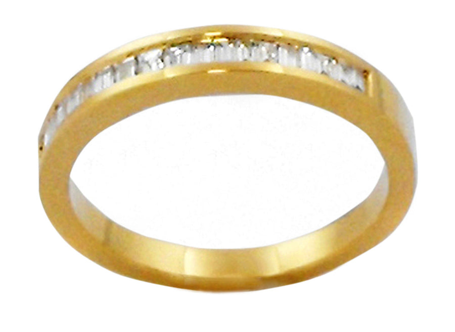 18k YG Band with Baguettes Cut Diamonds 22D=0.25ct  Size M.