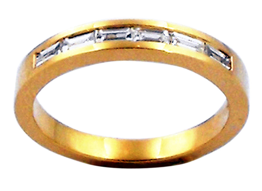 18k YG Band with Horizontal Bagguette Cut Diamonds 6D = 0.33ct  Size M.