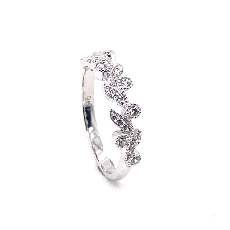"Lucy" 9k WG CZ Flower Band Ring with CZ stone set illusion. Size O