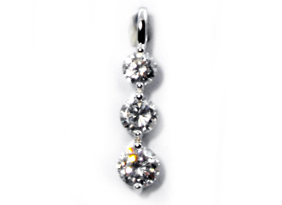 925 Fancy Drop Pnd set with 3 CZ's's.
