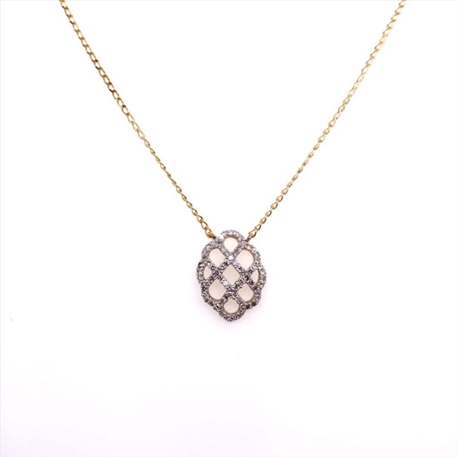 9k YG Fancy Oval Diamond Pendant 67D=0.20ct with Oval Link Chain 45cm O-Ring at 43cm & 44cm 1mm Wide . Meas. 14x10.5mm
