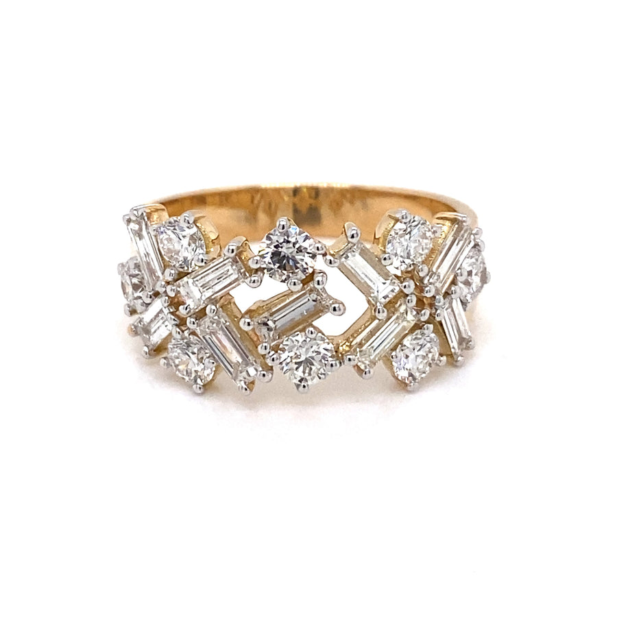 18k 2.30ct YG Baguette and Round Dress Ring. 8 RBC Dia= 1.15ct and 9 Baguette Dia = 1.15ct TDW = 2.30ct. Size R