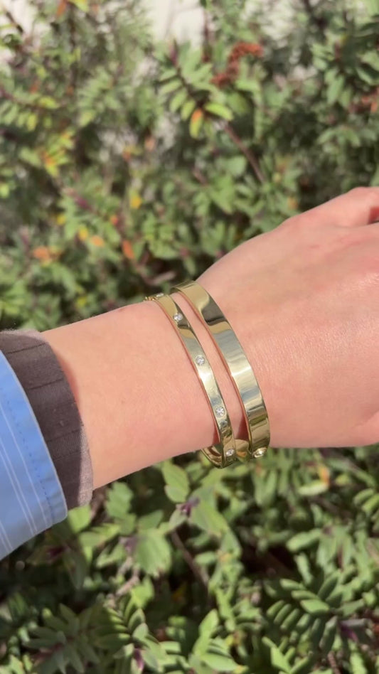 0.30ct Diamond Hinged Bangle (5mm)